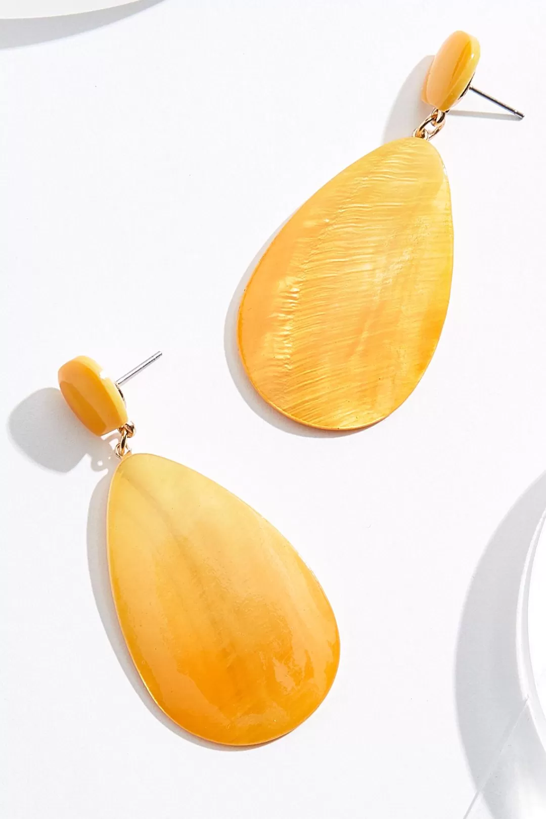 Cato Earrings | Gradient Shell Tear Earrings